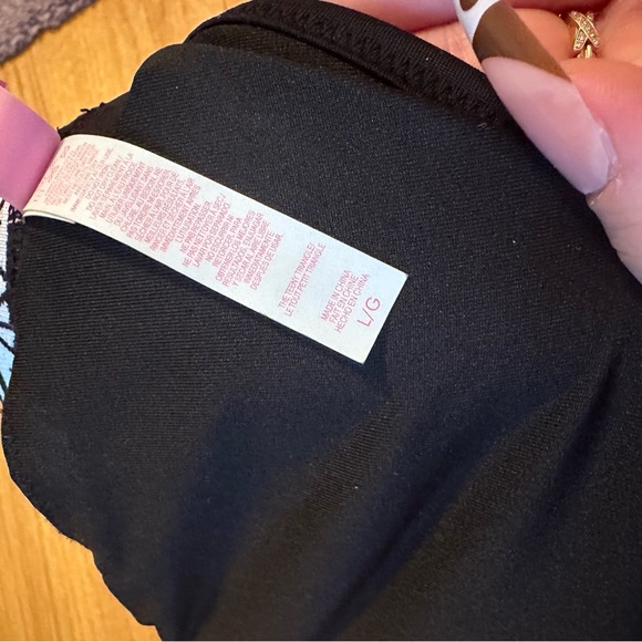Victoria's Secret logo bikini top only - Picture 4 of 7